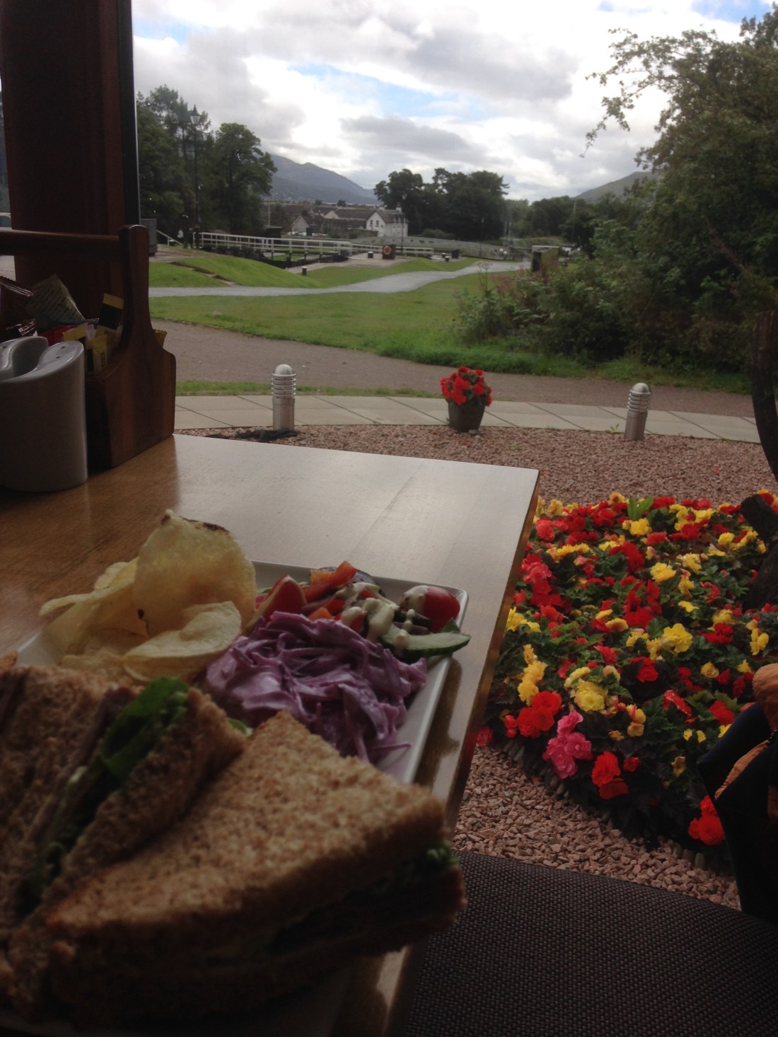 6C8ABAB4-CC88-460C-8C02-20B0A21B56D4