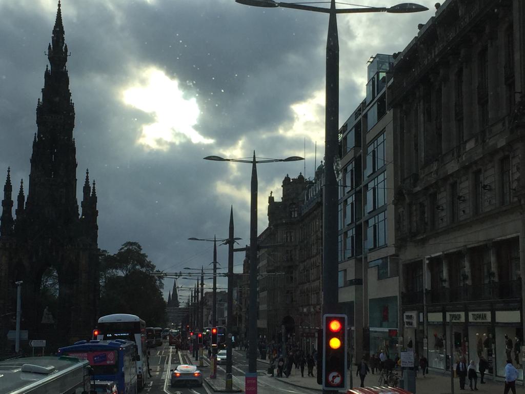 62EF02BF-9992-44B5-A8E4-72912A8EC5F4